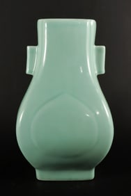 Chinese fine celadon vase