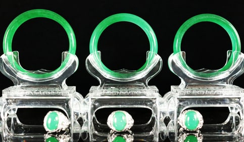 Lots Chinese apple green items