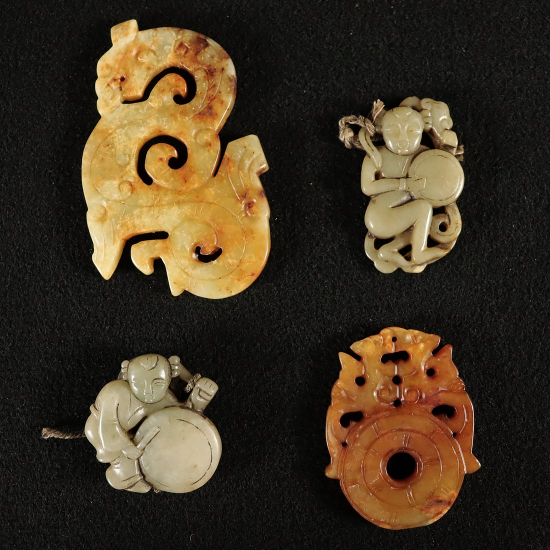 Lots Chinese carvings: Lots Chinese carvings. Some are jade.