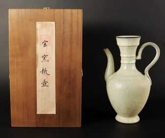 Chinese white crackled pot