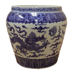 Chinese massive fine b/w jar