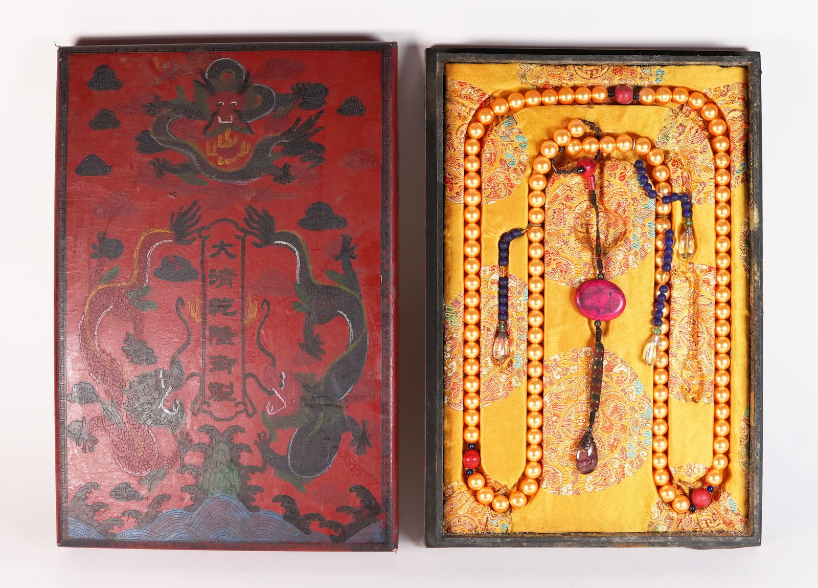 Chinese long beads in wooden box (1 of 7)