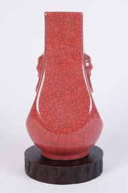 Chinese red crackled vase