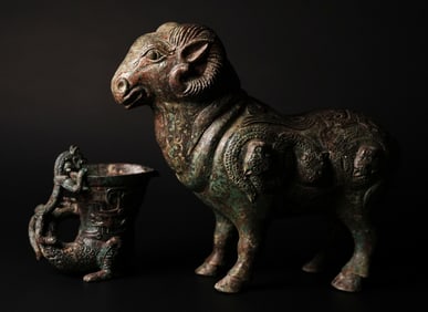 Lots Chinese bronze vessels