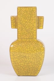 Chinese yellow crackled vase