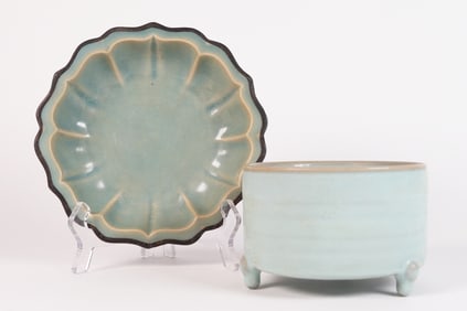 2 Chinese celadon porcelains