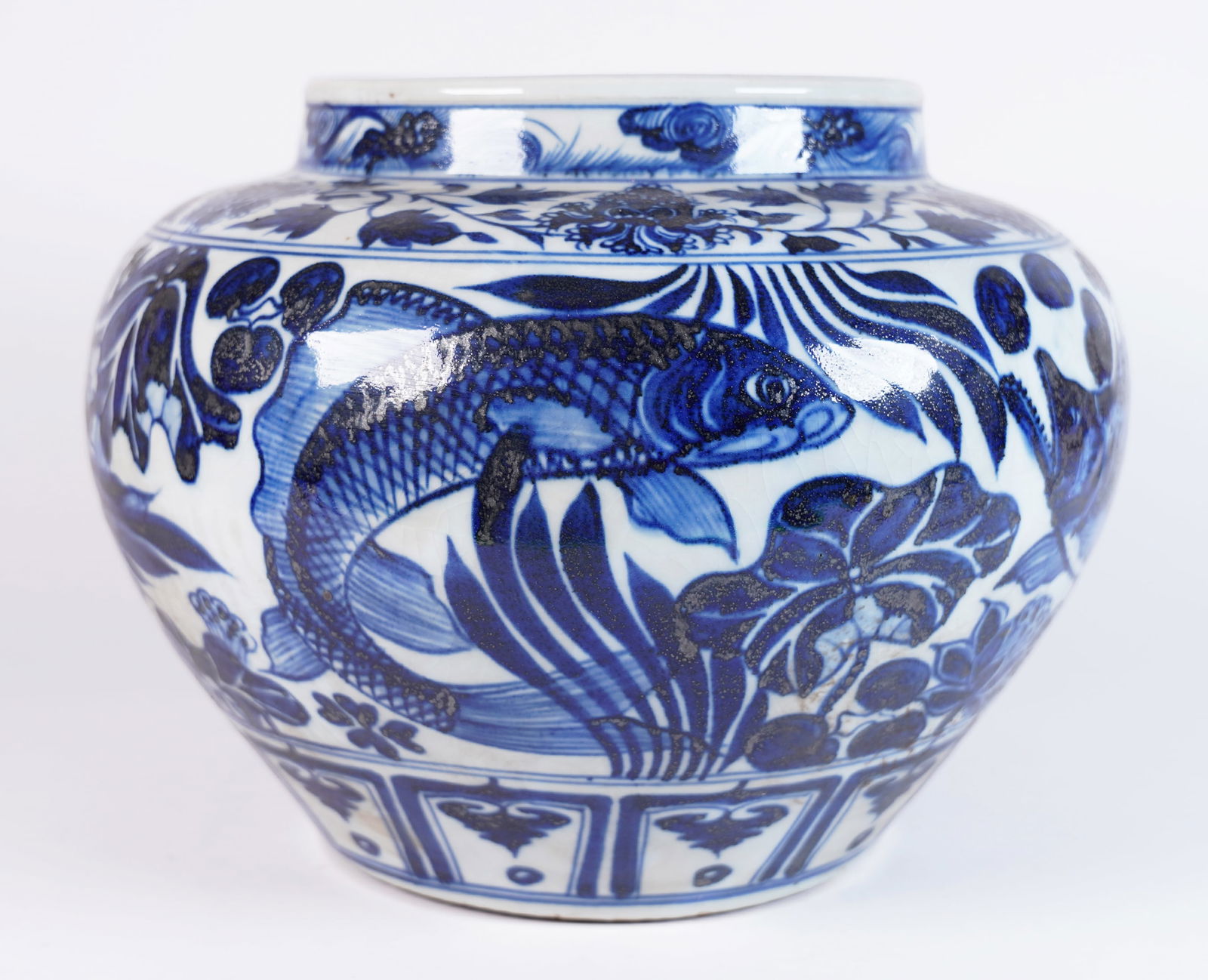 Chinese fine b/w jar (1 of 7)