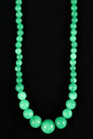 Chinese apple green necklace