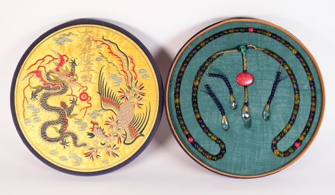 Chinese long court bead in box
