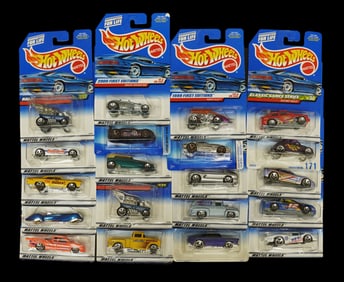 Lots Hot Wheels in box