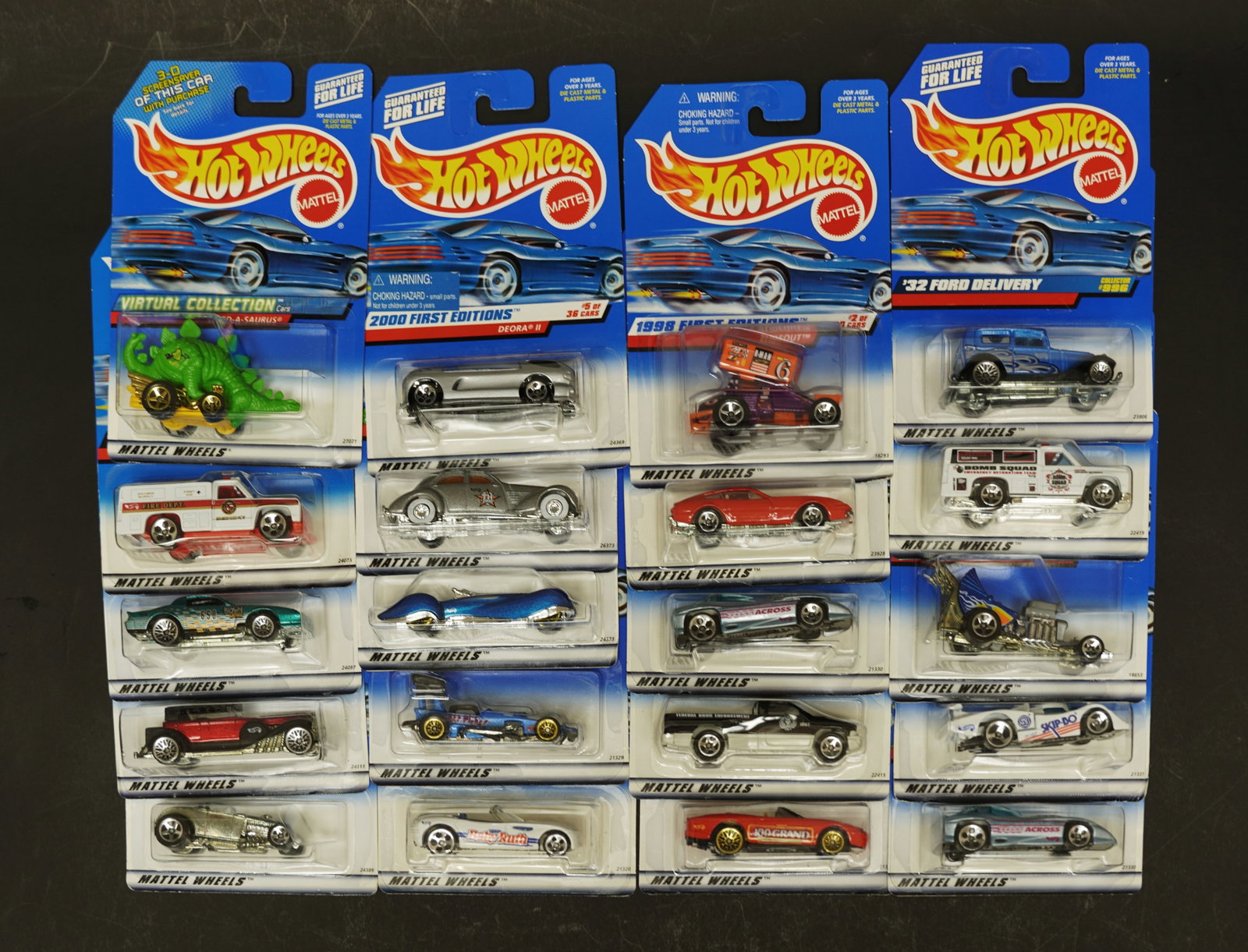 Lots Hot Wheels in box: Lots Hot Wheels in original box.