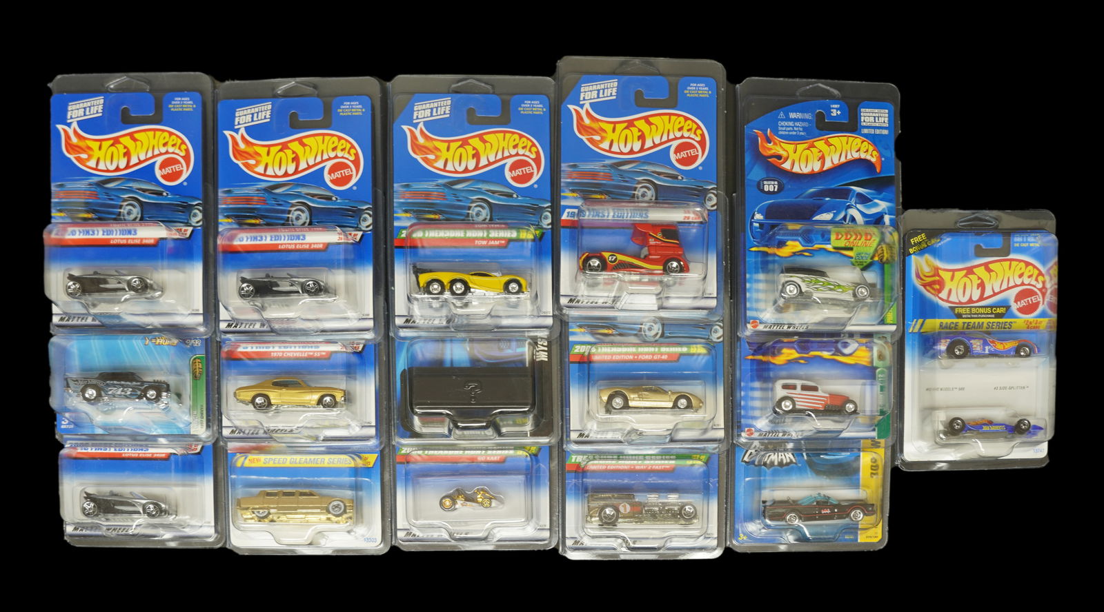 Lots Hot Wheels in box (1 of 5)