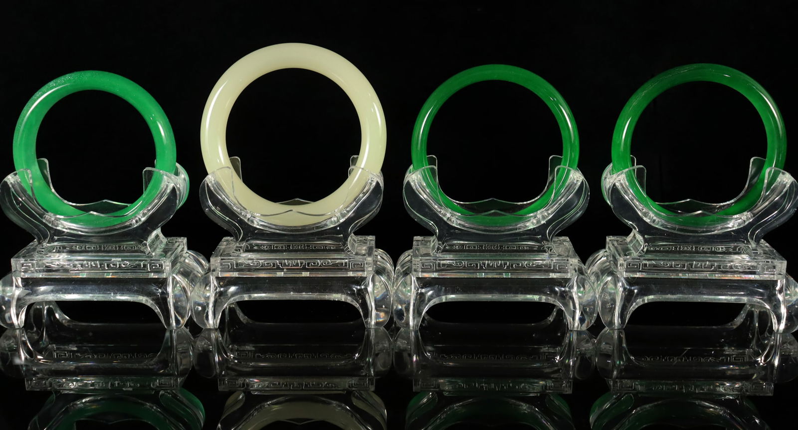 Lots Chinese bangles (1 of 7)