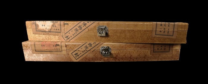 Lots Chinese long scrolls in box