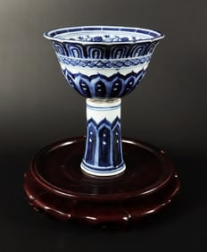 Chinese b/w fine cup