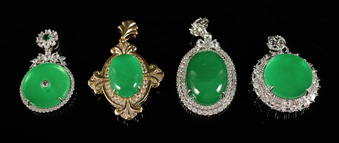 Lots Chinese fine pendants