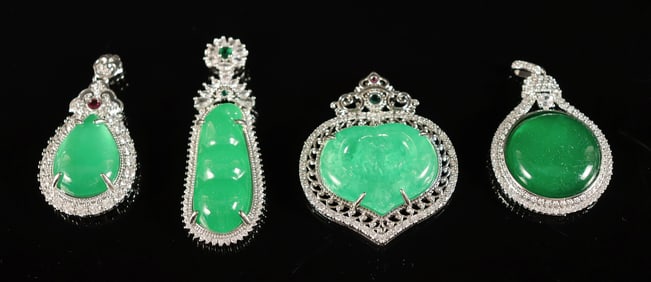 Lots Chinese fine pendants