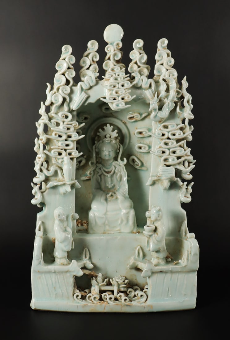 Chinese large buddha statue (1 of 10)