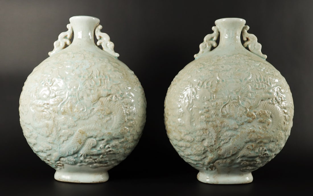 2 Chinese flask vase (1 of 7)