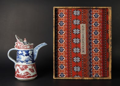 Chinese fine pot with heavy box