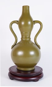 Chinese green gourd vase