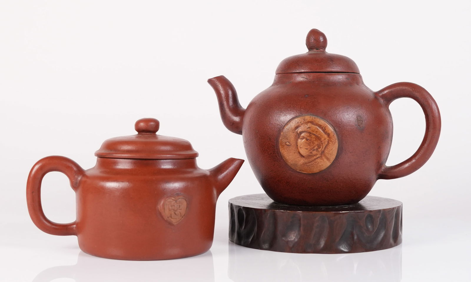 Lots Chinese clay teapots: Lots Chinese clay teapots. H: 5.2" x W: 7.3."