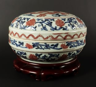 Chinese dragon lidded box