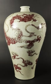 Chinese fine crackled vase