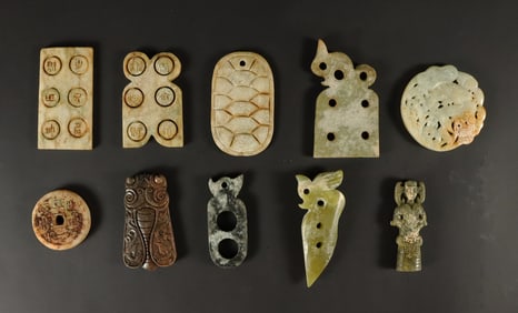 Lots Chinese carvings