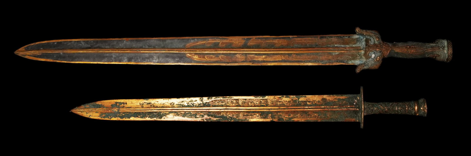 2 Chinese bronze swords (1 of 7)
