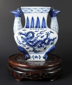 Chinese fine b/w porcelain