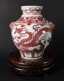 Chinese red dragon vase