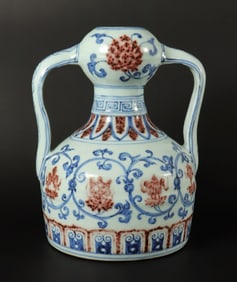 Chinese blue red fine vase