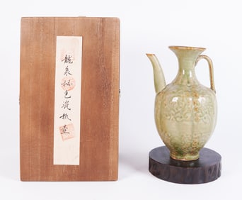 Chinese fine green pot with box