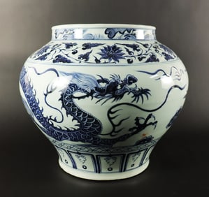 Chinese fine dragon jar