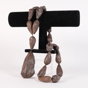 Chinese scented wood necklace
