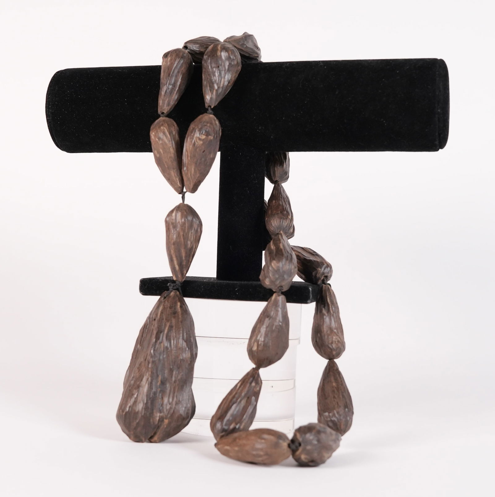 Chinese scented wood necklace: Chinese fine scented wood necklace.