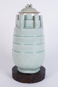 Chinese fine vase