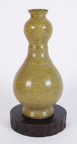 Chinese crackled vase