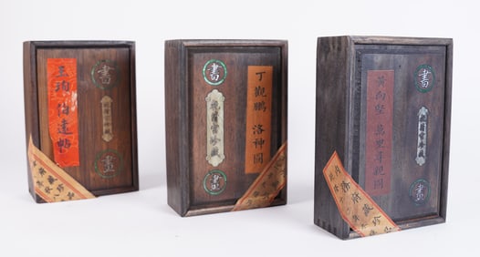 Lots Chinese albums in box