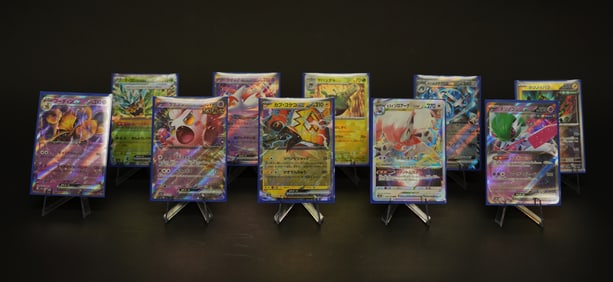 Lots hologram Pokemon cards
