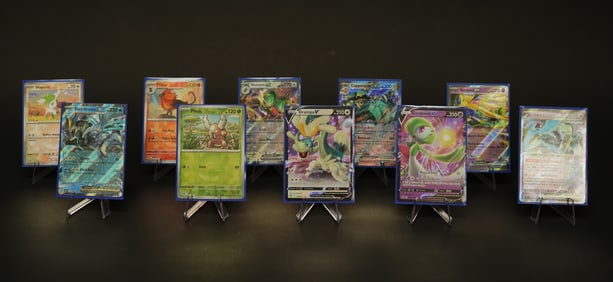 Lots hologram Pokemon cards