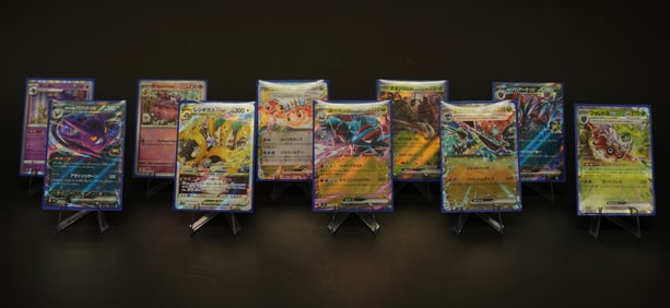 Lots hologram Pokemon cards