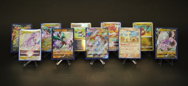 Lots hologram Pokemon cards