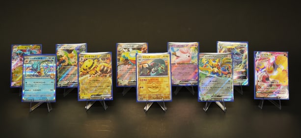 Lots hologram Pokemon cards
