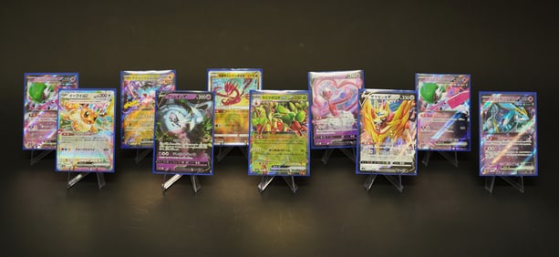 Lots hologram Pokemon cards