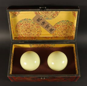 2 Chinese large glow balls