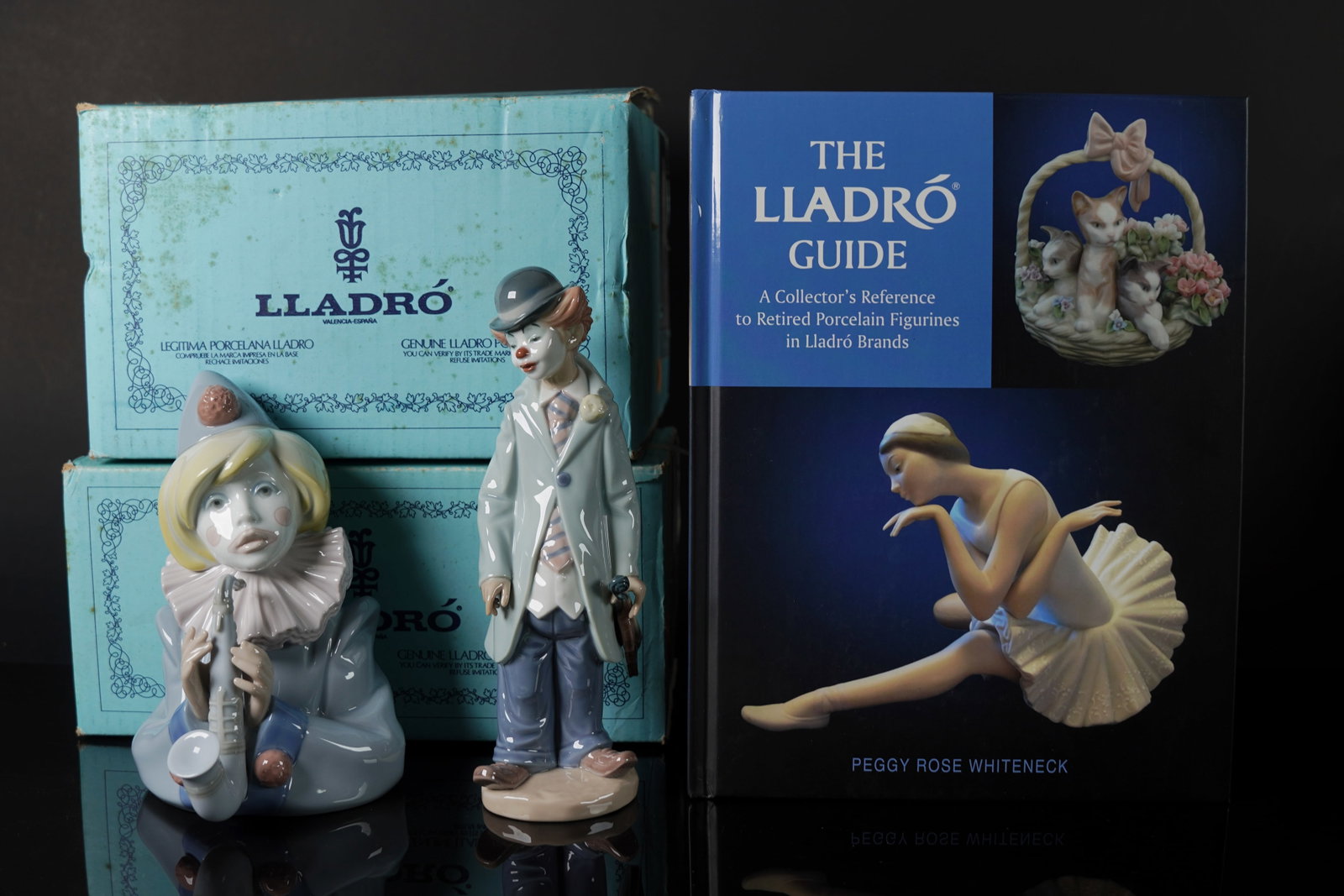 2 Lladro fine figurine with box: 2 Lladro fine figurine with original box. H: 8.5" x W: 2.8."