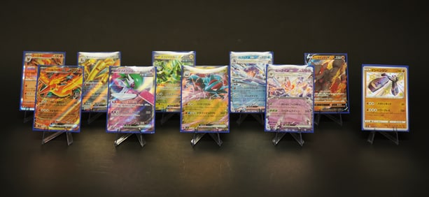 Lots hologram Pokemon cards