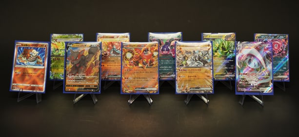 Lots hologram Pokemon cards